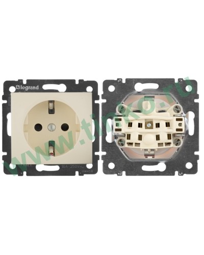 Розетка Valena 2К+3 с защитными шторками, на винтах 16А 250В, слоновая кость (774321). Розетка. LegranD в Оренбурге